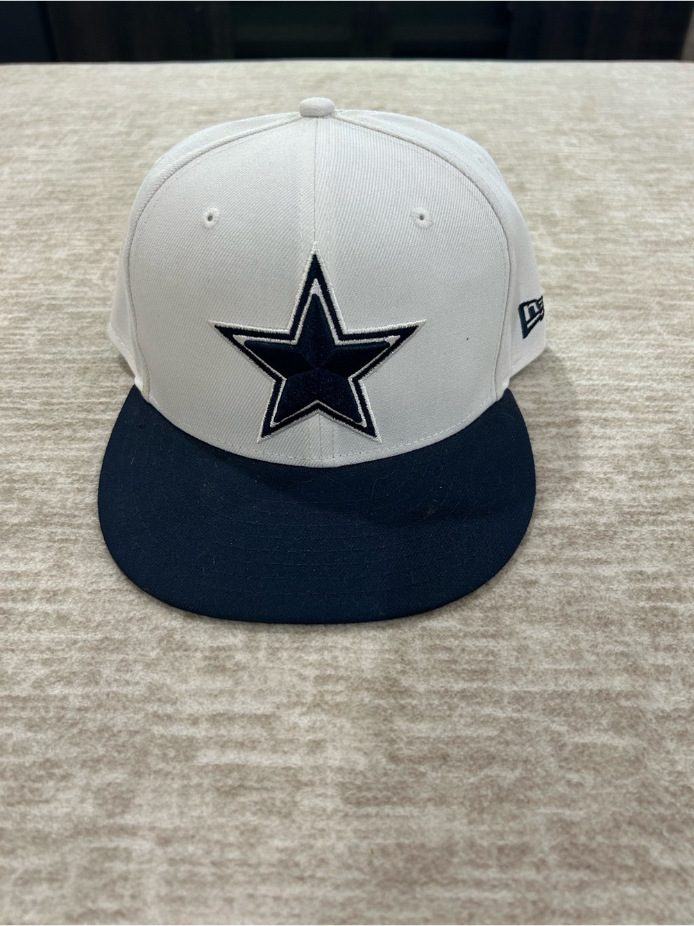 Men’s New Era White and Navy Star Snapback Cap